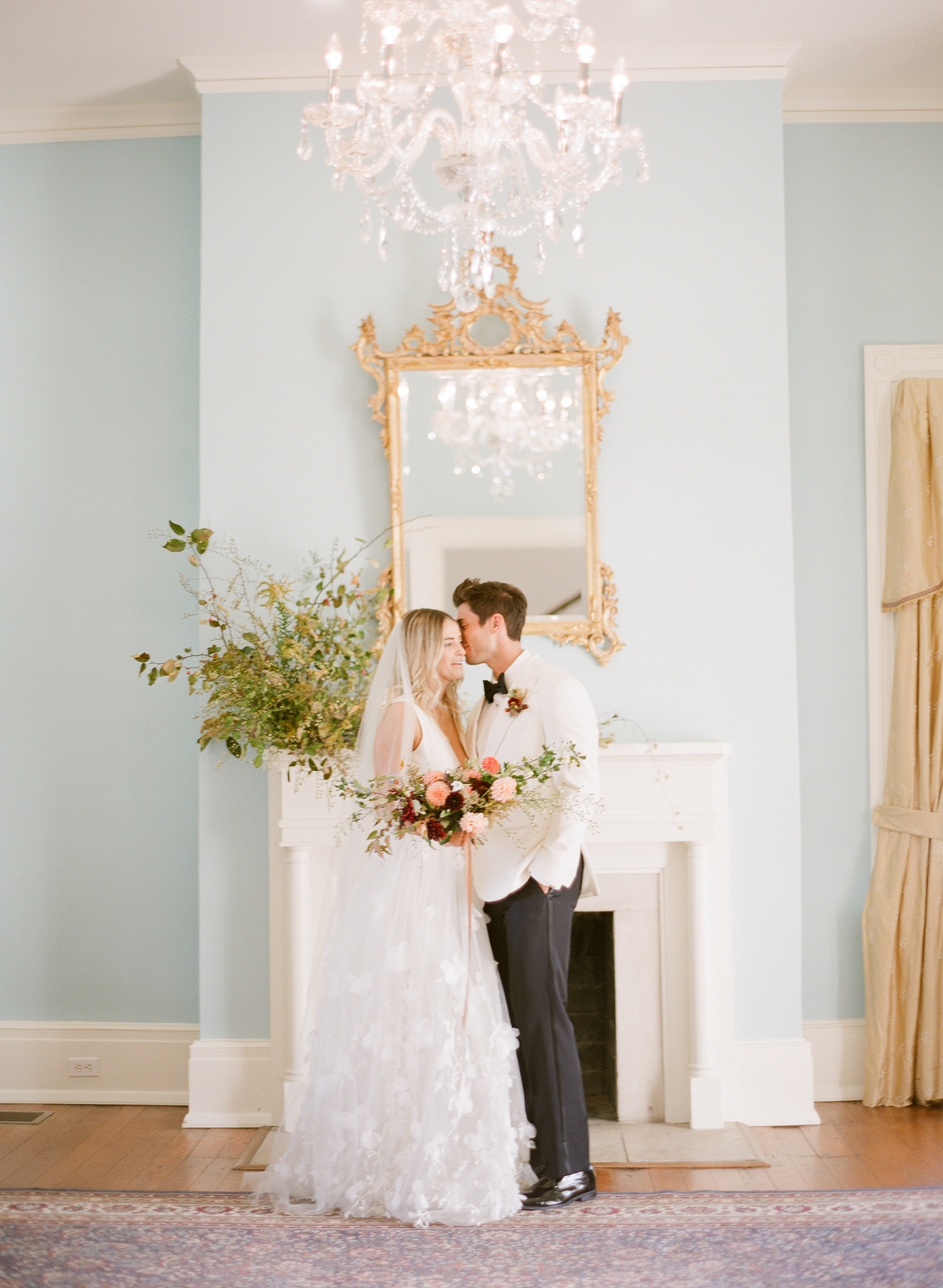bride and groom mantel gradient and hue kelly hornberger photography