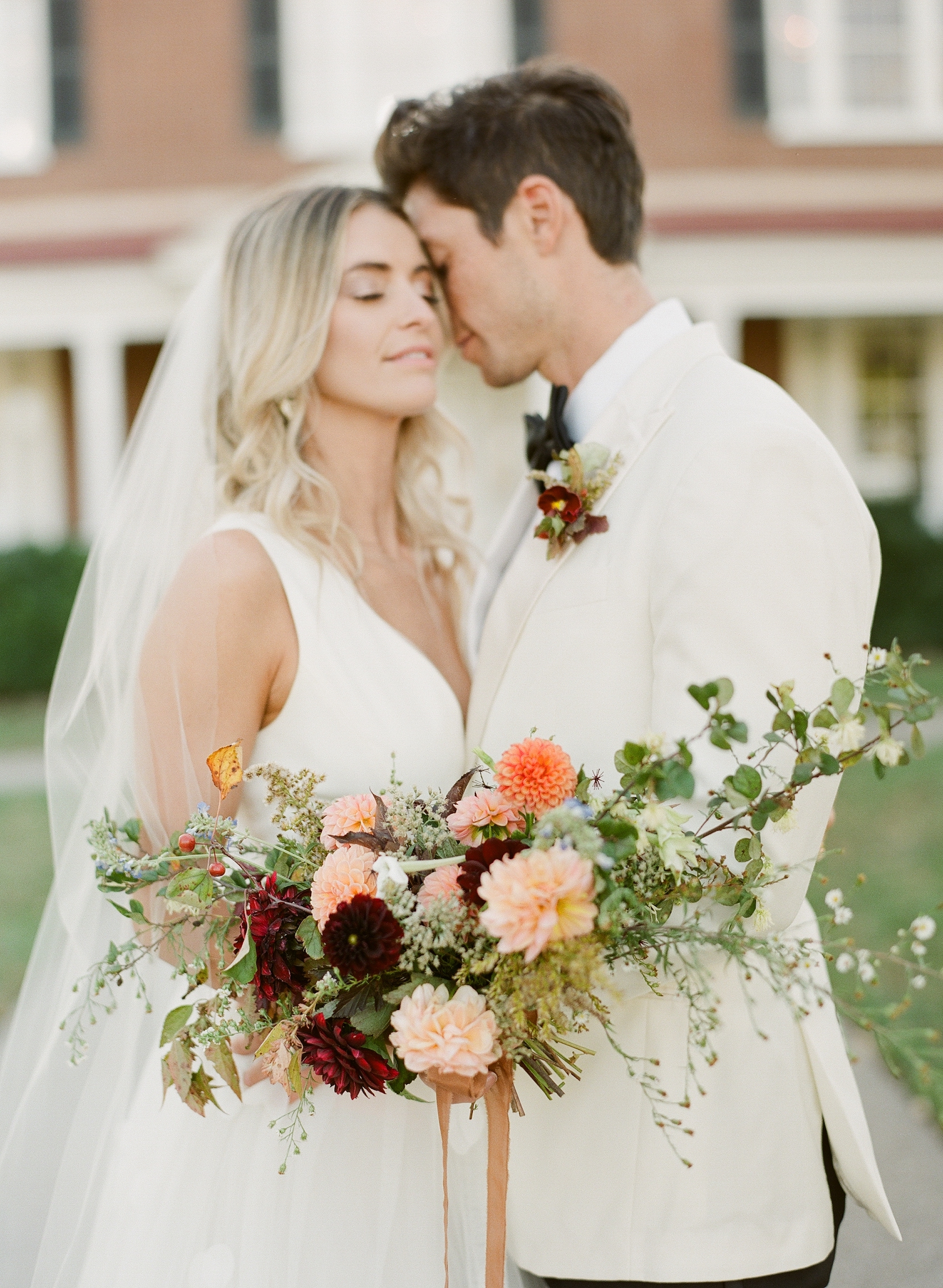bride and groom with bouquet gradient and hue kelly hornberger photography