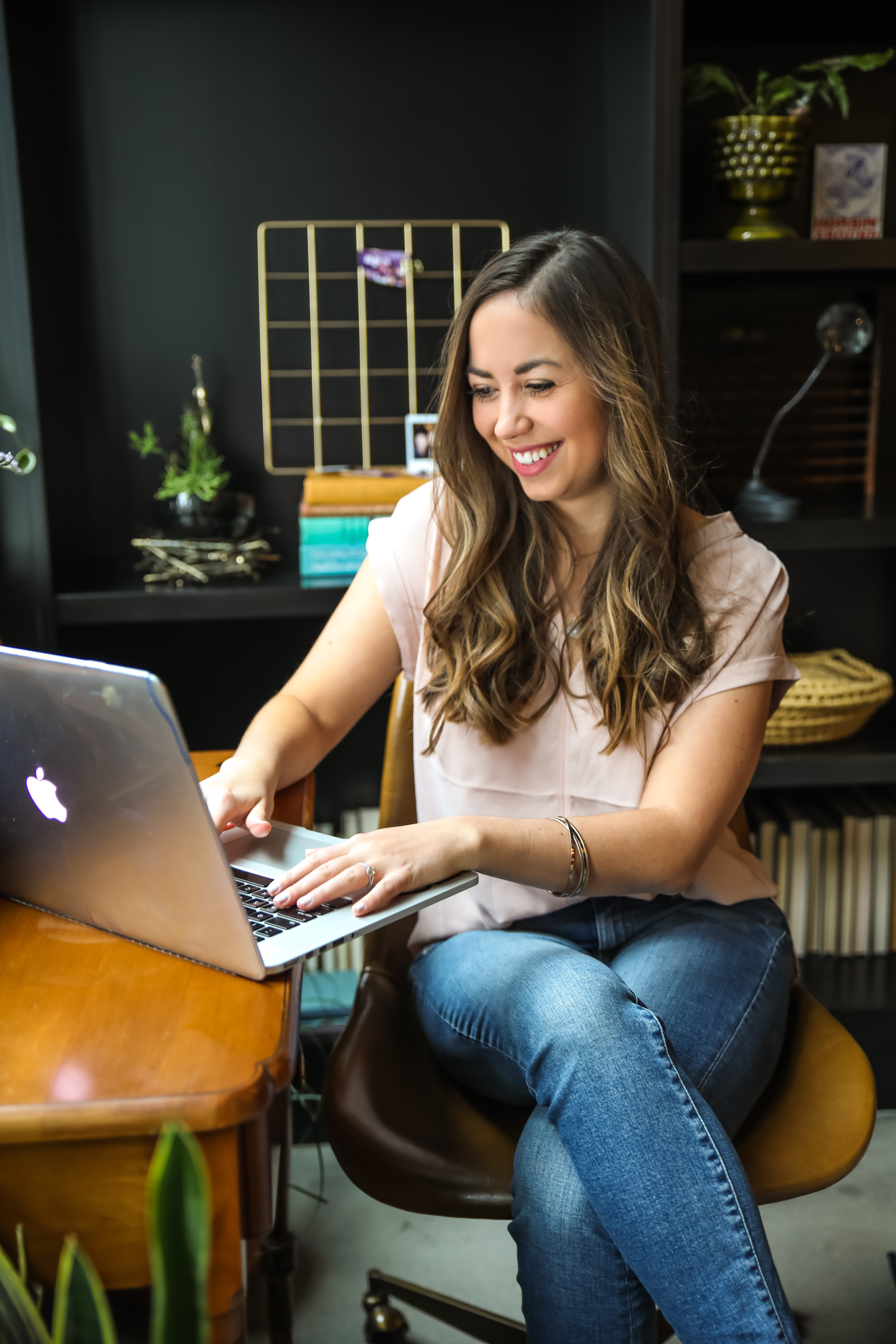 Elizabeth McCravy - Showit Website Designer - Nashville Brand Designer - Reg - Working6 copy Why You Shouldn’t “Charge What You’re Worth”