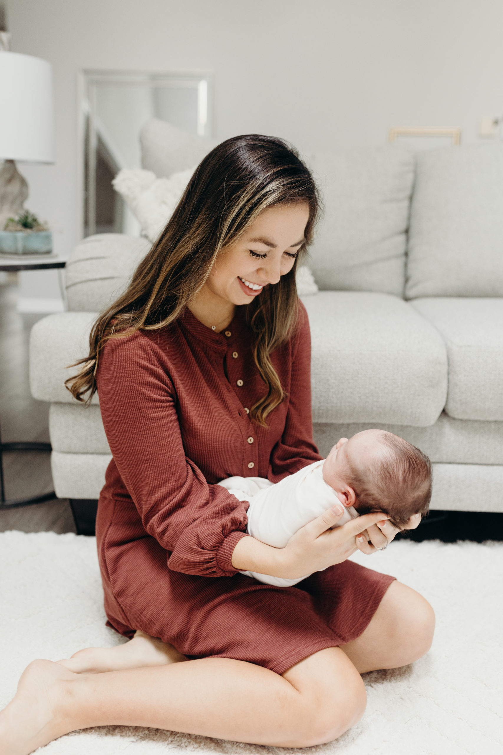Elizabeth-McCravy-Family-Newborn-Postpartum-4 Great dresses for breastfeeding and postpartum